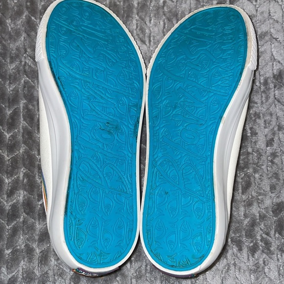 Blowfish sz 8 white w/rainbow - Picture 7 of 8